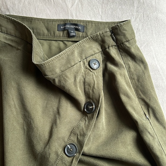 Banana Republic skirt (4) - Picture 2 of 7